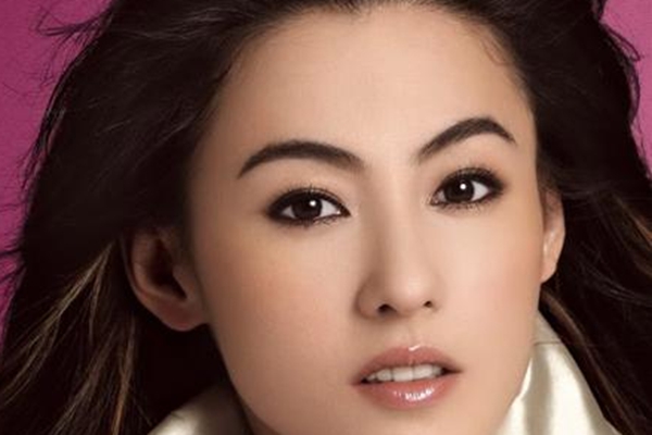 揭秘女星深喉魅力，令人惊艳的iDeepThroat瞬间探索